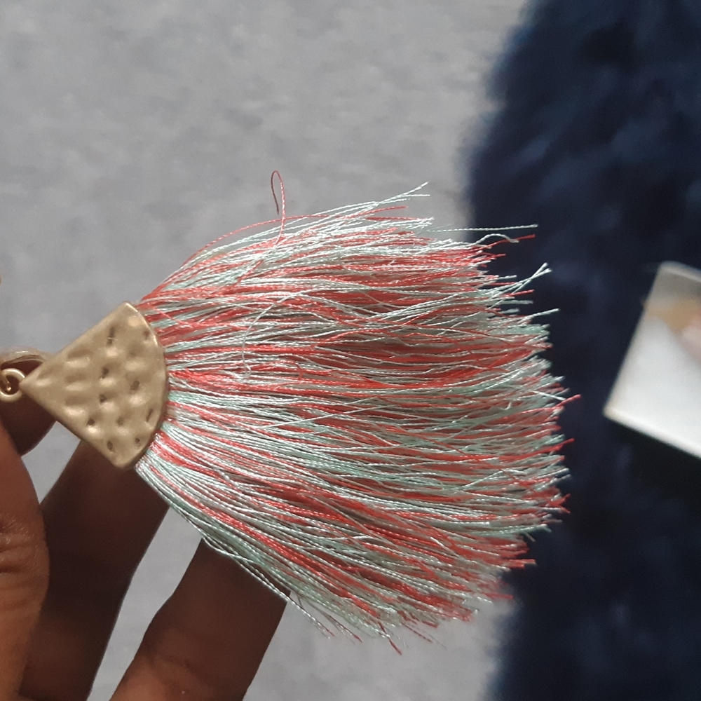Thread Fan earrings - Picture 2 of 2